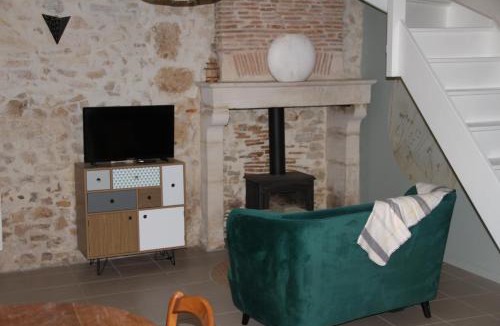 Lussas-et-Nontronneau House | La p'tite maison