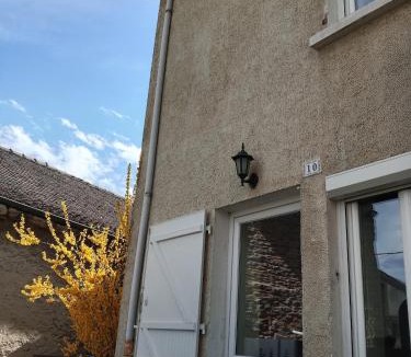 Montalieu-Vercieu House | La p'tite maison