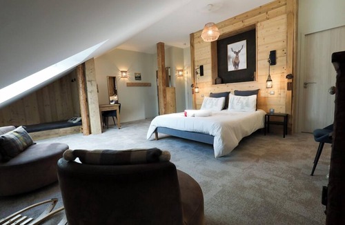 Saint-Laurent-en-Grandvaux Hotel | La Pause ô Logis