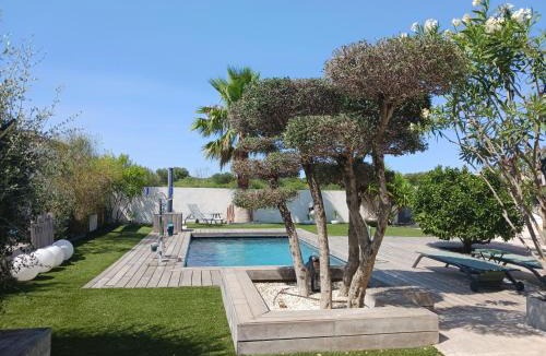 Villeneuve-les-Maguelone Bed & Breakfast | La Paillote