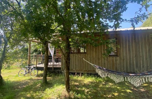 Chauve Ski Chalet | La Paillote, wooden chalet between sea and countryside, pets allowed