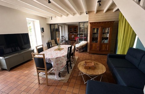 Saint-Aubin-des-Ormeaux House | La Pallardière - gîte calme et spacieux - 15 pers