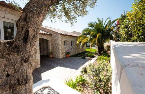 Juvignac Apartment | La palmeraie - Piscine vue golf