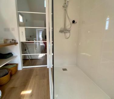 Saint-Saturnin-les-Avignon Bed & Breakfast | La Papaline de Caroline