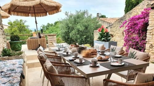 Bellegarde House | La Papaye, maison de charme avec piscine et Spa