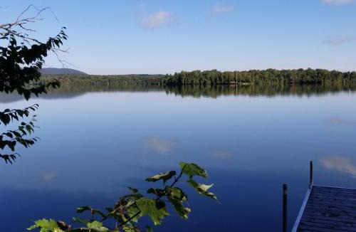 Lac-Drolet Ski Chalet | La Parade du Huard - Lac et Spa