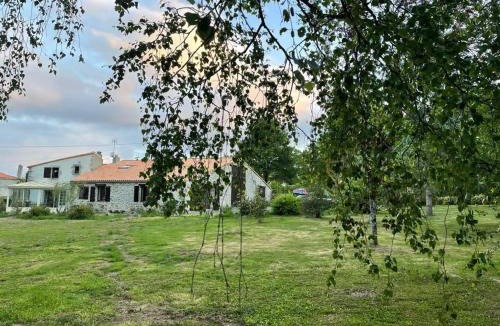 Saint-Etienne-du-Bois Bed & Breakfast | La Parenthèse