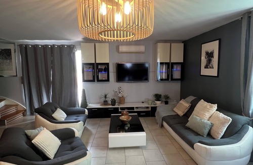 Donzere Apartment | La Parenthèse Balnéo