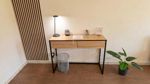 Petit-Couronne Apartment | La Parenthèse d'Aristide, 1 chambre avec Balcon et Parking