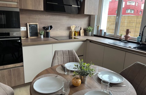 Dunkerque Centre Apartment | La Parenthèse Dunkerquoise: Luxury apartment, spa, garden, private garage & wallbox