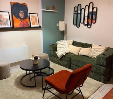 Roubaix Apartment | La Parenthèse Secrète - Refuge cosy avec terrasse hypercentre