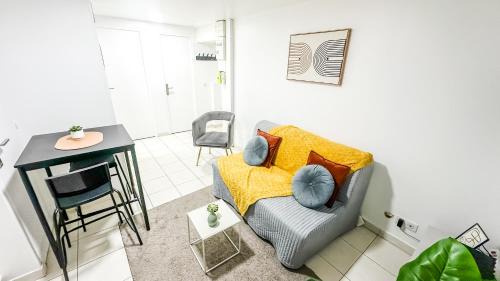 Bobigny Apartment | La Parenthèse Urbaine - T2 Cosy et fonctionnel - Metro 5 Bobigny