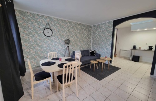 Saint-Quentin House | La Parenthèse welcomes you (House with garage)