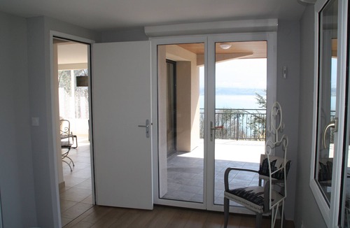 Le Bourget-du-Lac Apartment | "LA PARENTHÈSE": 4-Star Getaway - Panoramic View over Lake Bourget.