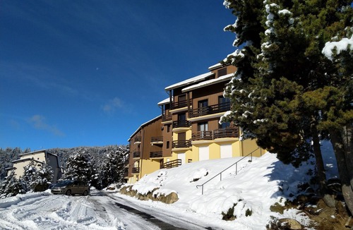 Pyrenees 2000 Apartment | La Parenthèse - Quiet apartment 100m from ski slopes and shops Pyrenees