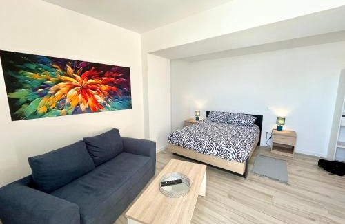 Castelnaudary Apartment | La passerelle - Climatisé avec patio vue canal du midi