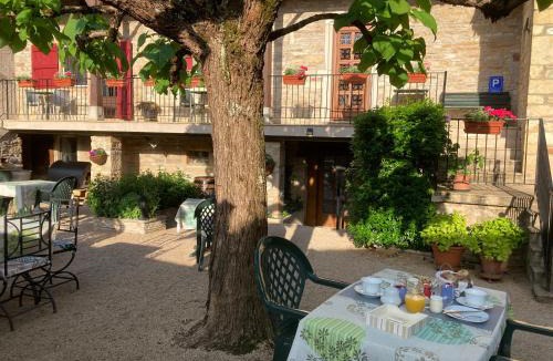 Aze House | LA PASSIFLORE