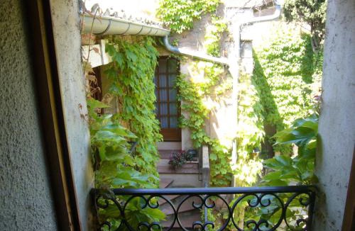Vergeze Hotel | La Passiflore