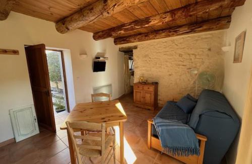 Saint-Sauveur-de-Cruzieres House | LA PATISSERIE