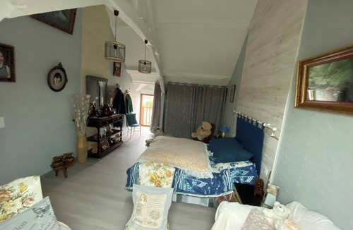 Sainte-Maure-de-Touraine Bed & Breakfast | La Patriaie Chez Jacky et Maryse large, cosy room, private bathroom
