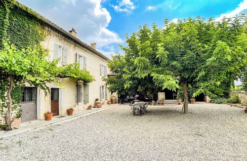 Rochegude Bed & Breakfast | La Pause dans les vignes. near Mont Ventoux, Orange, Vaison and Grignan