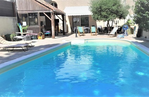 Capestang Bed & Breakfast | La pause sous le pin B&B Chambres d'hôtes