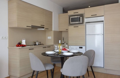 Castello de la Plana Apartment | La Pergola - Double studio with terrace