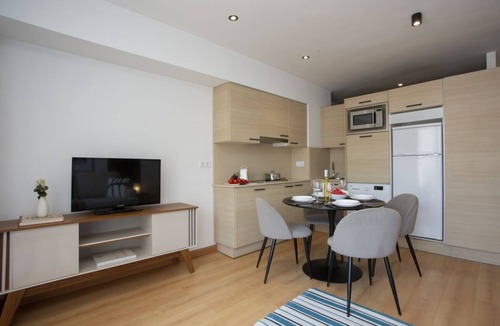 Castello de la Plana Apartment | La Pergola 1D - Interior Studio with Terrace