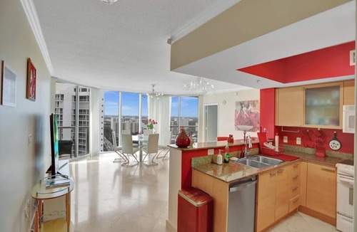 Sunny Isles Beach Apartment | La Perla Luxury Oceanfront Condo with Breathtaking Views in Sunny Isles, Miami!