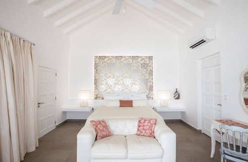 Les Terres Basses Villa | La Perla Palais - Luxury Villa on Private Beach