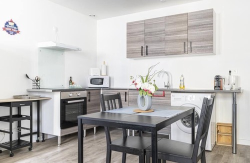 Centre Ville Apartment | La Perle de Pau: Central & Private Parking (4p)