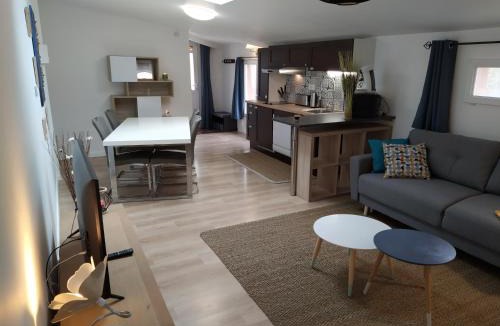 Rodez Apartment | La perle du 58 - T2 Parking Wifi Terrasse CLIM