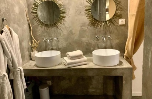 Agde Bed & Breakfast | La Perle du Voyageur