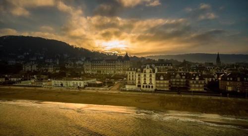 Houlgate Apartment | La Perle Houlgate with Spa and Beach