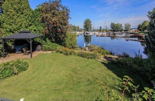 Roberval House | La Perle Rose du Lac-St-Jean