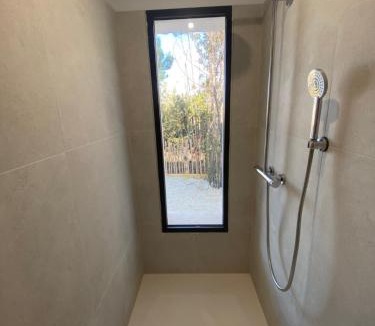 Aigues-Mortes Villa | La Perle Rose Villa Standing 5 étoiles avec piscine jacuzzi et superbe vue