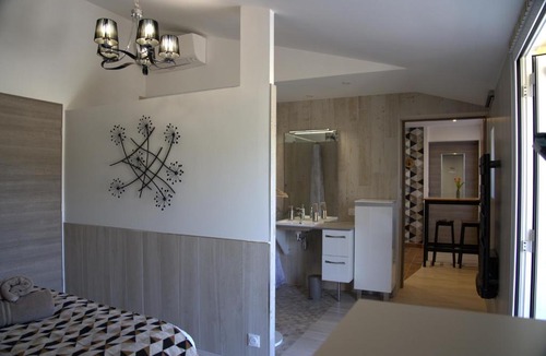 Gauriaguet Bed & Breakfast | La Perle studio avec kitchenette et jacuzzi