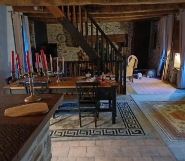 La Croisille-sur-Briance Bed & Breakfast | La petite Salamandre bleue