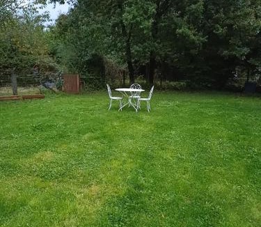 La Croisille-sur-Briance Bed & Breakfast | La petite Salamandre bleue