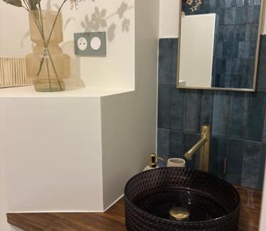 Saint-Andre-de-Cruzieres Apartment | La petite Parenthèse