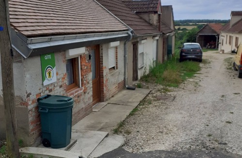 Autry-le-Chatel House | La Petit Maison