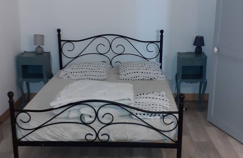 Autry-le-Chatel House | La Petit Maison