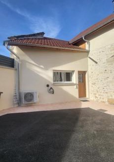 Soleymieu Apartment | La Petite Écurie