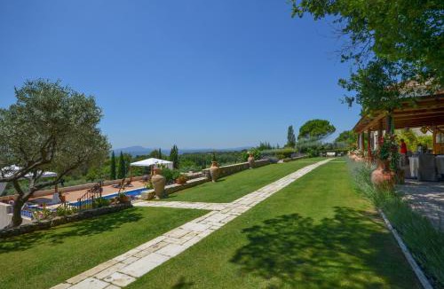 Tourtour Hotel | La Petite Auberge