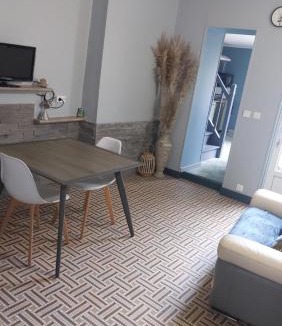 Auxi-le-Chateau House | La petite auxiloise