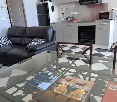 Ozillac House | La Petite Barrière