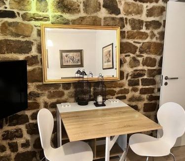 Neffies Apartment | La Petite Bastide-Central Apartment in Neffies