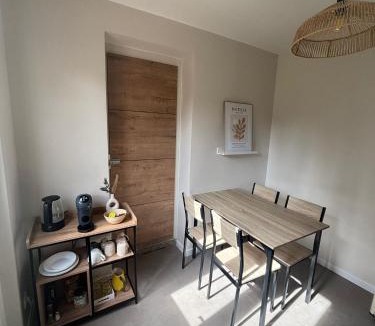 Beauvais Apartment | La Petite Brique - Proche aeroport - Arrivee autonome