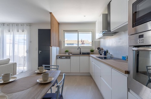 Lunel House | La Petite Camarguaise - Maison à 15min de la plage