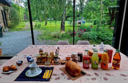 Les Hauts de Saint-Aubin Bed & Breakfast | La Petite Charnasserie